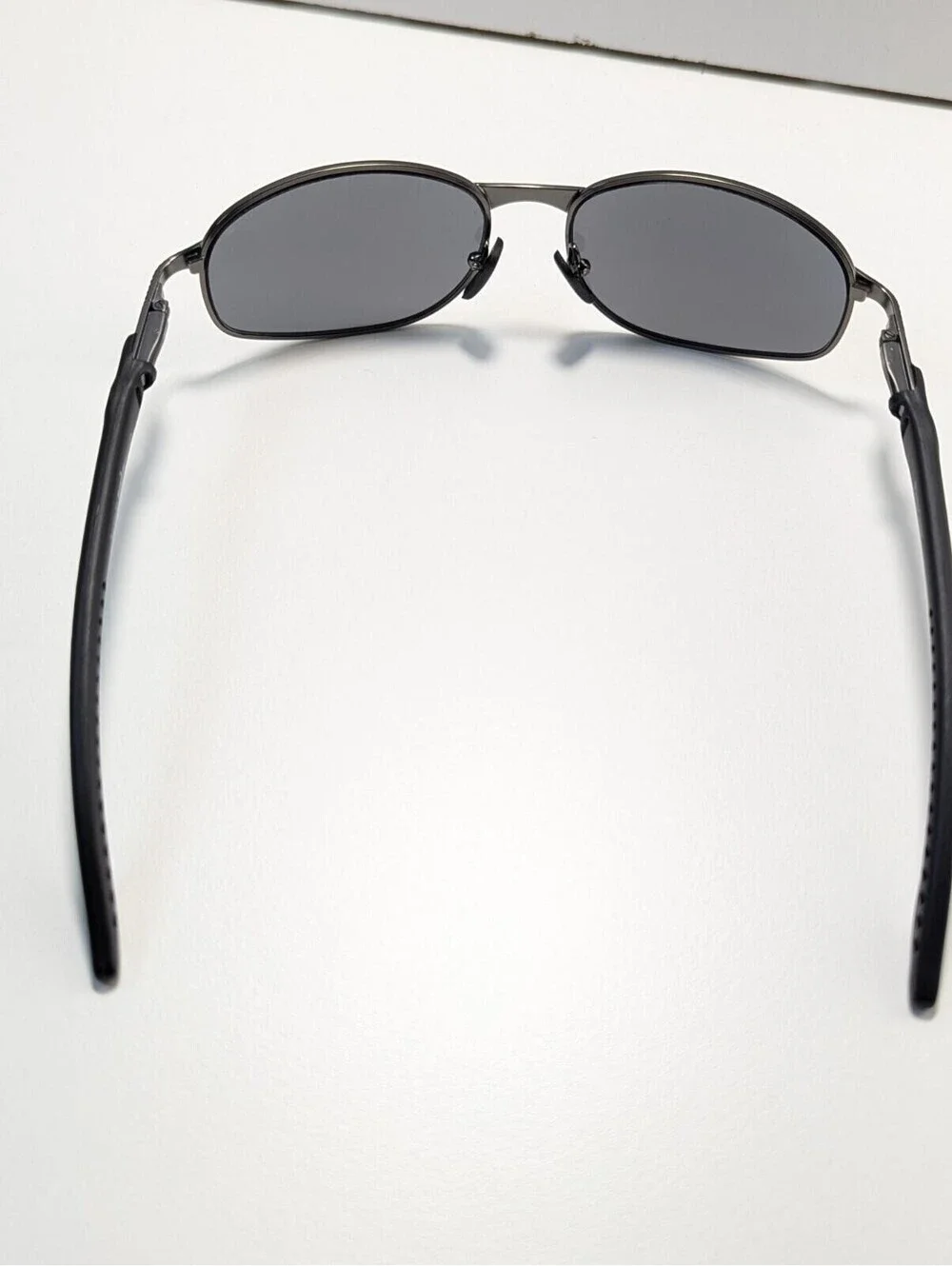 Foster Grant IRONMAN  TL1-214 SQ Gunmetal Gray/Black POLARIZED Sunglasses 100%UV